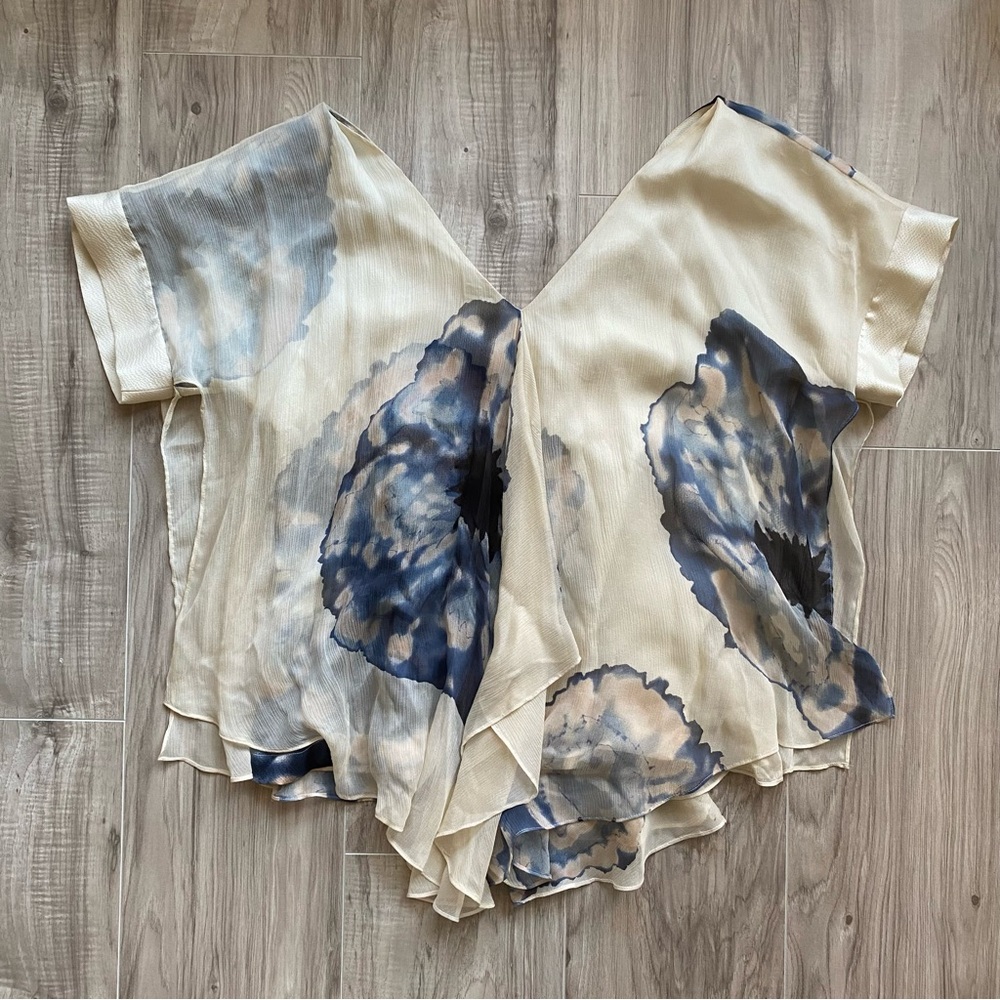 Diane von furstenberg DVF 100% silk watercolor poncho v neck blouse size 4